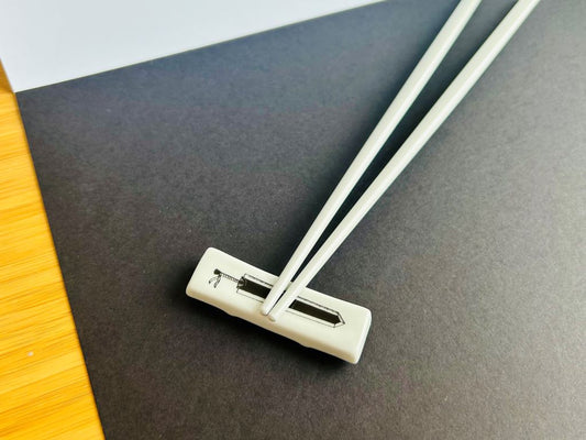 odkladač na hůlky "Anime meče" 6x1,5 cm