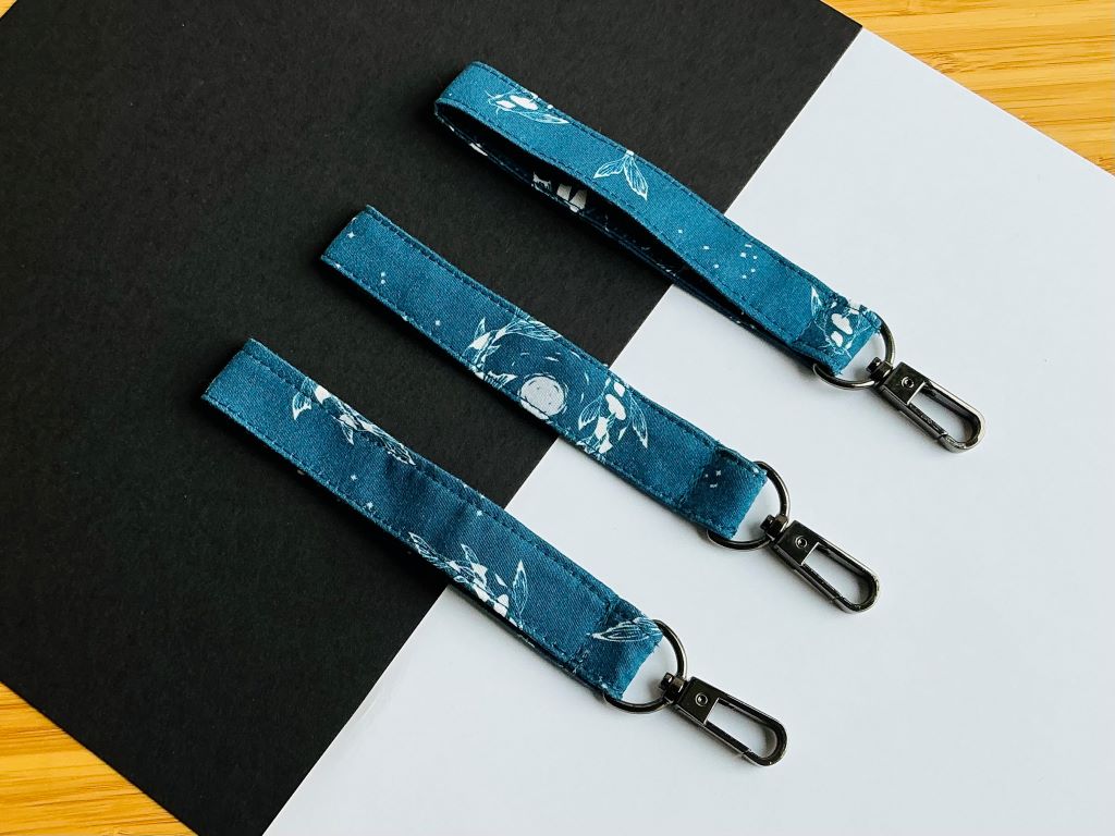 klíčenka "Jezerní drahokamy aneb koi kapříci s měsícem"