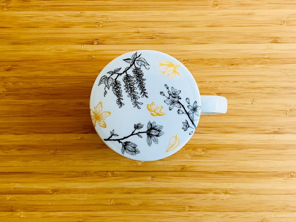 hrnek "Jarní Japonsko"se sítkem a pokličkou 300 ml