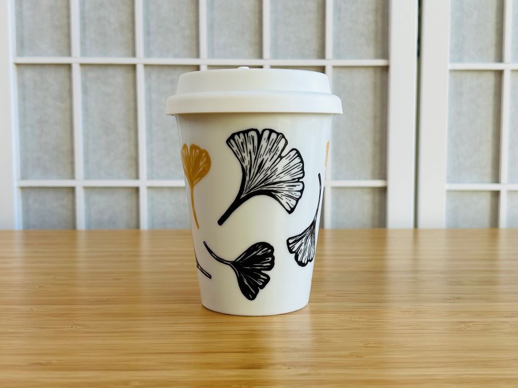 hrnek To Go "Ginkgo listy" se zlatou 300 ml
