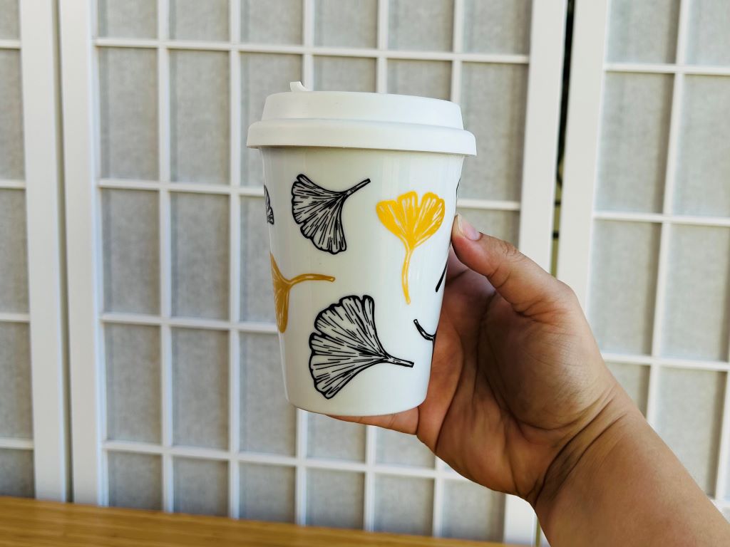 hrnek To Go "Ginkgo listy" se zlatou 300 ml
