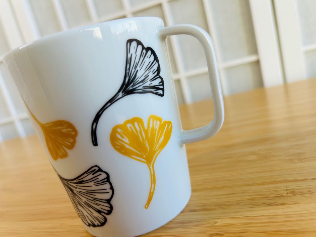 hrnek "Ginkgo listy" se zlatou 250 ml