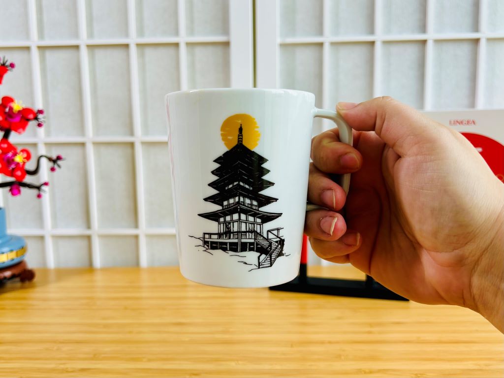 sada hrnek + lžička "Pagoda"