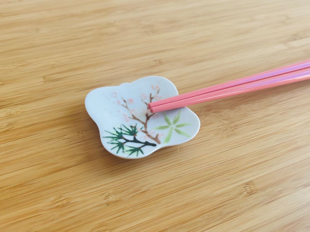 odkladač na hůlky  čtvercový "Tři přátelé zimy" 5,5x5,5 cm