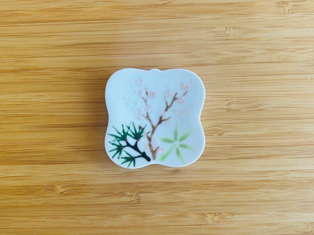 odkladač na hůlky  čtvercový "Tři přátelé zimy" 5,5x5,5 cm