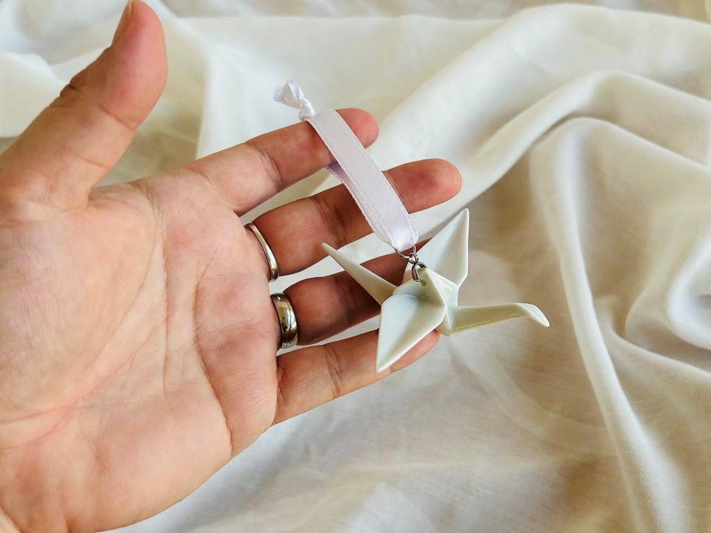 porcelánový origami jeřáb "Bílý" závěsný