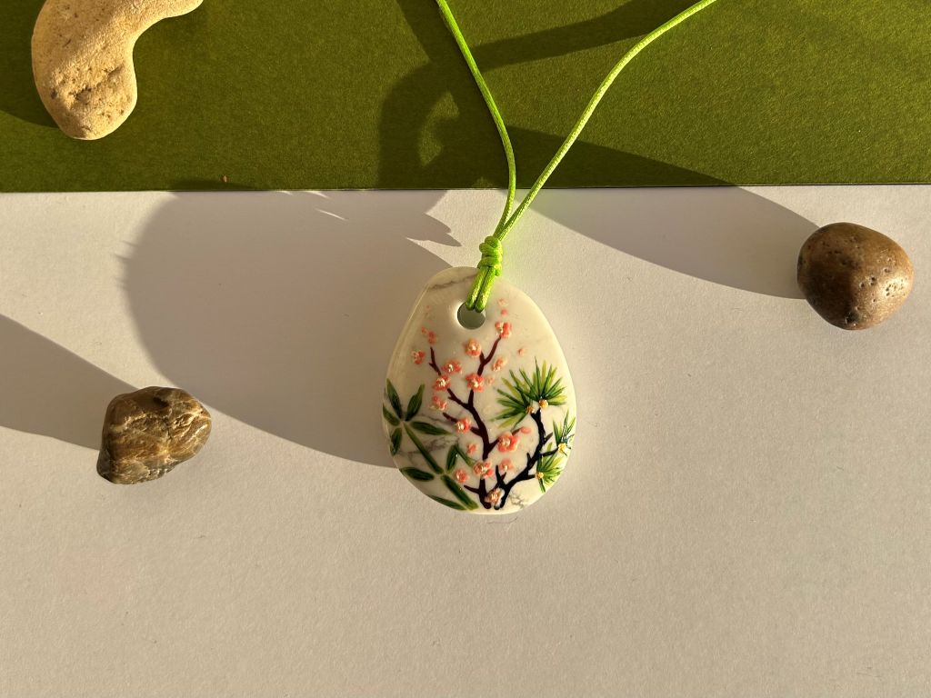 velký náhrdelník "Tři přátelé zimy" magnezit
