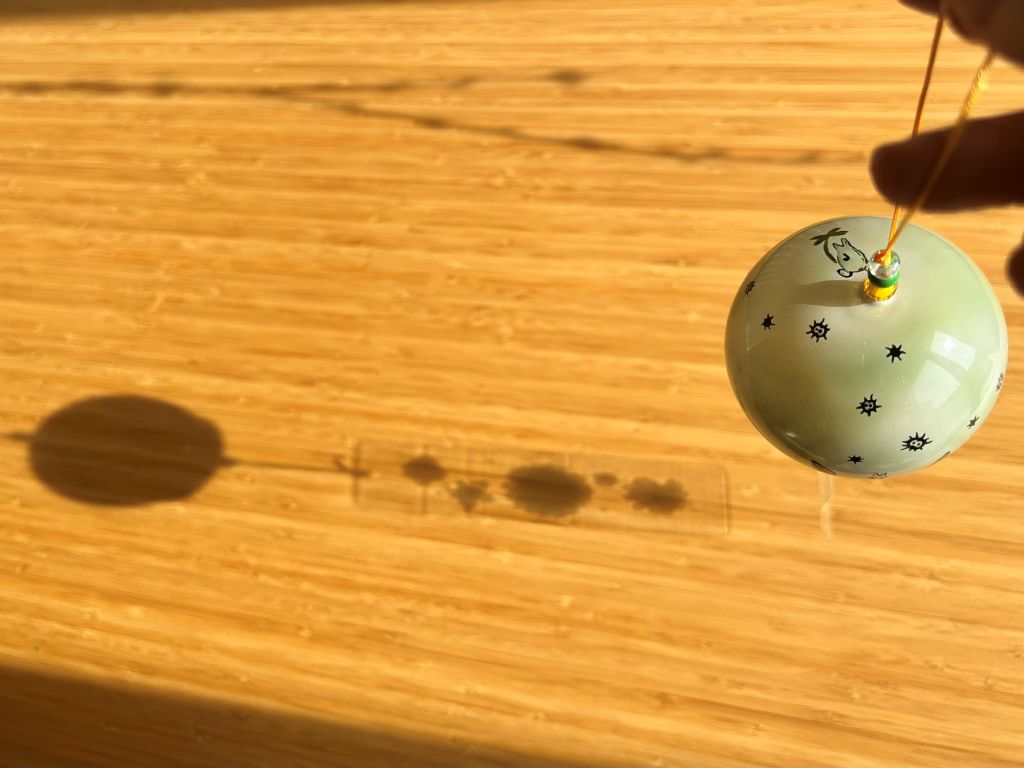 Zelená skleněná větrná zvonkohra fuurin "Totoro"