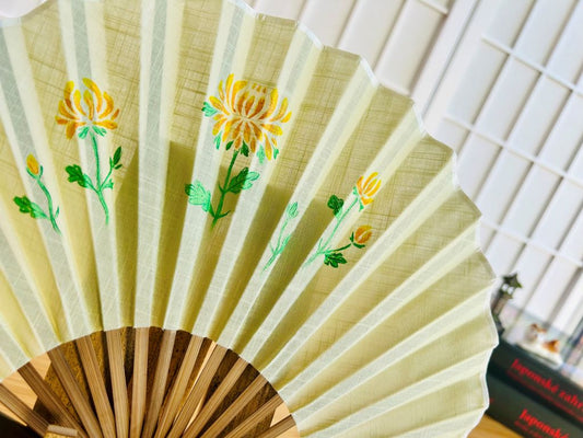 Luxusní skládací vějíř "Císařská chryzantéma" ručně malovaný